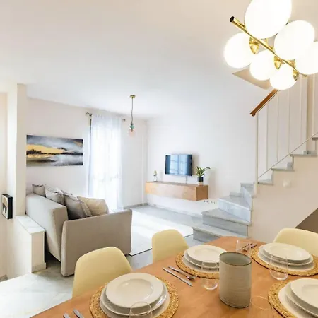 Casa 3 Plantas Con Patio Y Solarium Privados 코르도바